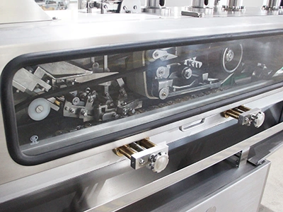 Glass Bottle Vacuum Capping Machine (Steam Spraying)